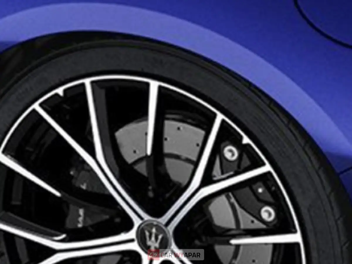 Maserati GranTurismo Top Feature